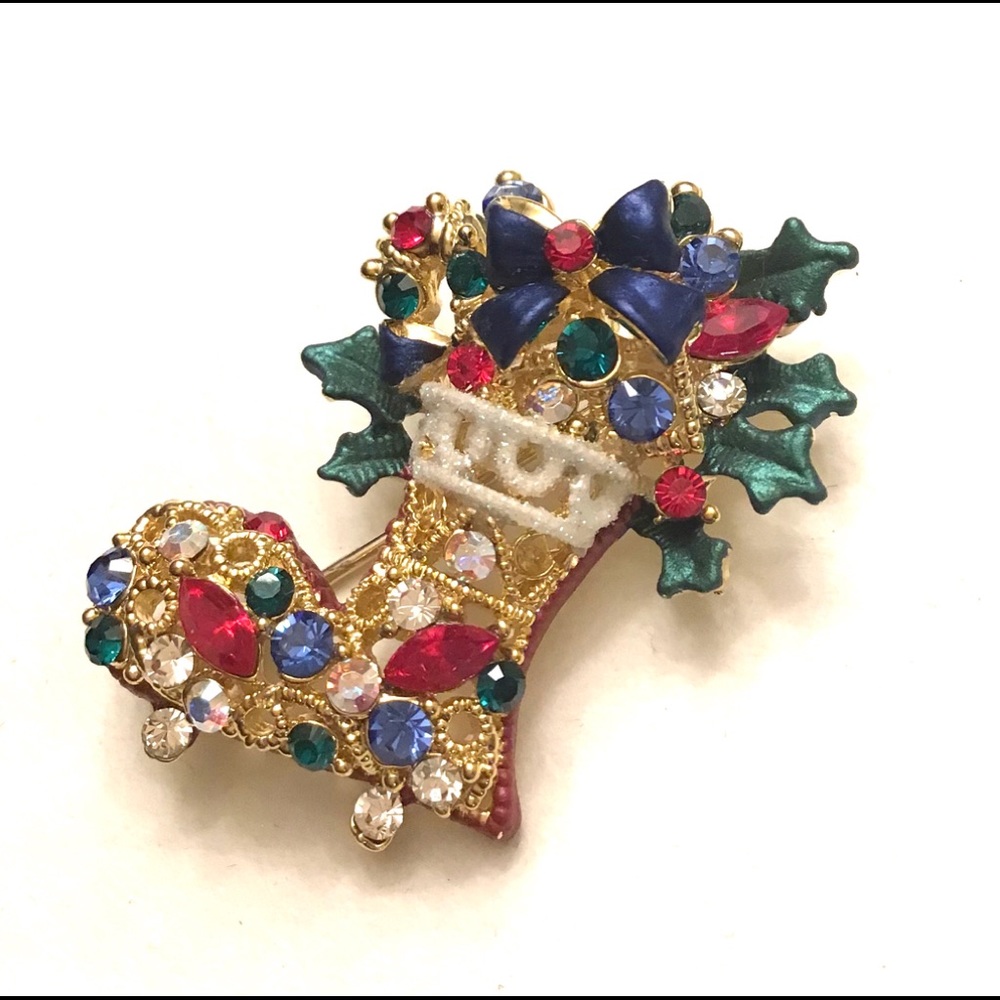 New Rucinni Stocking Swarovski Crystal Brooch